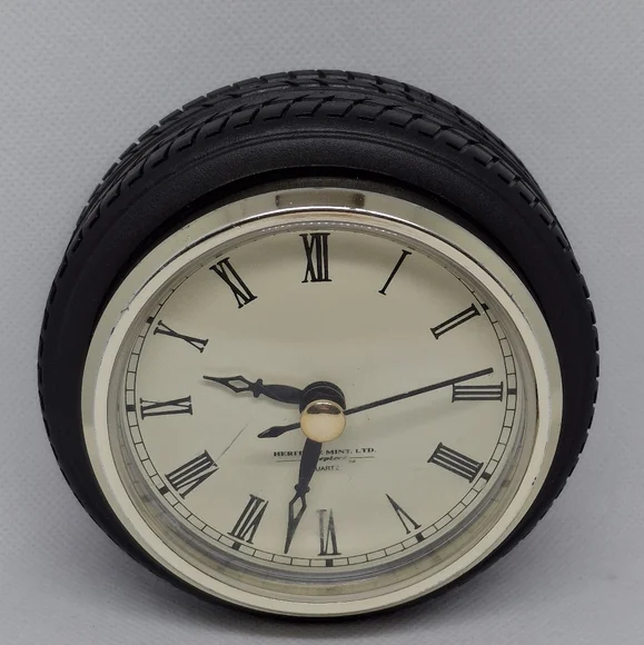 Vintage Black Tire Heritage Mint Quartz Desk Clock - Picture 3 of 10